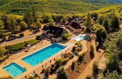 Souillac Ski Chalet | Camping Domaine De La Paille Basse ***** - Chalet for 6 People