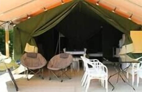 Banon House | Camping Flower l'Epi Bleu* - Free Flower 3 room apartment for 5 people without sanitary facilities
