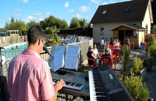 Le Crotoy House | Camping Flower Les Aubépines* - Standard Mobile Home 3 Rooms 4 People