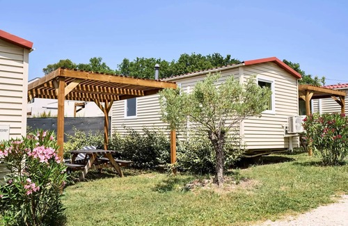Malemort-du-Comtat House | CAMPING LA CERISE * - 2 bedroom mobile home with air conditioning for 4 people