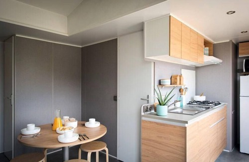 La Chaize-Giraud House | Camping Les Alouettes* - Mobile Home Excellence 4 Rooms 6/7 People