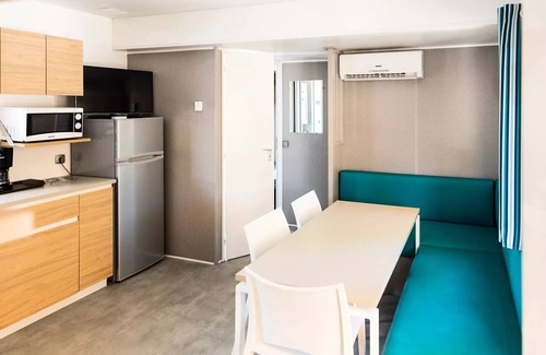 Carnac House | Camping Les Menhirs * - Mobile home Premium 3 rooms 4 people air-conditioned - TV