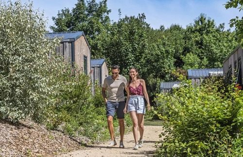 Perros-Guirec House | Camping maeva Respire Le Village Perrosien * - Comfort Mobile Home 4 Rooms 6 People Air Conditioned + TV