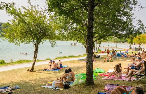 Clairvaux-les-Lacs House | Camping - Piscine - ccagfdf