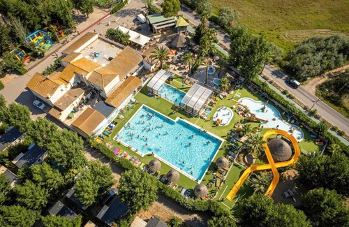 Serignan-Plage House | Camping - Piscine - ccagege