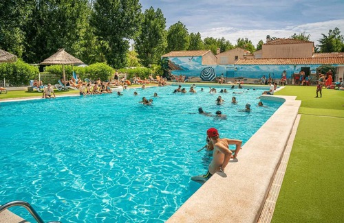 Serignan-Plage House | Camping - Piscine - ccagege