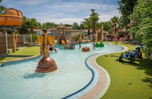 Serignan-Plage House | Camping - Piscine - ccagege