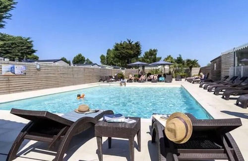 Ars-en-Re House | Camping Romanée Le Campiotel des Dunes * - Comfort mobile home 3 rooms 4 people