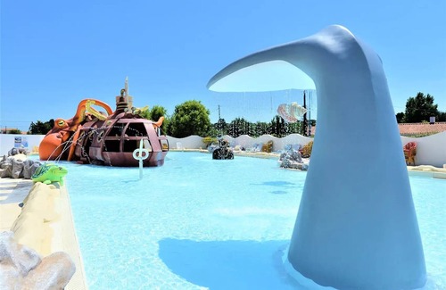 Saint-Jean-de-Monts House | Campsite Les Aventuriers de la Calypso* - Mobile home Family TV 4 Rooms 6/8 People