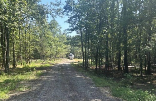 Starkville RV Rental | Campsite out of Starkville Mississippi. Great for MSU Games and Activities.