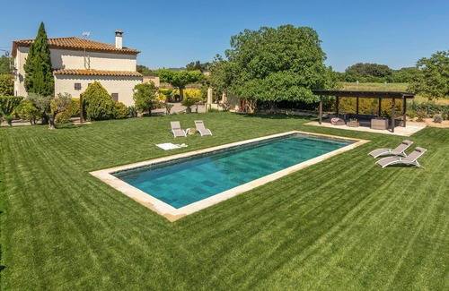 Monells House | Can Cristus a Monells , Casa Rural con Encanto Ideal Para Familias