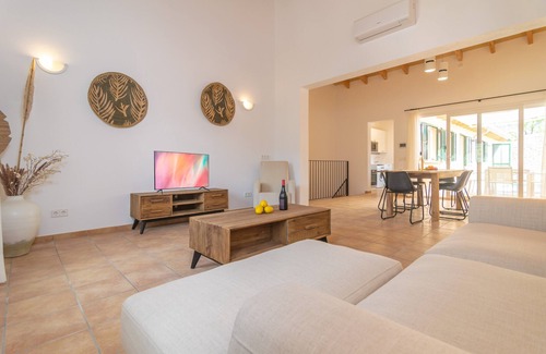 Andraitx Villa | CAN MOREU - Townhouse with private pool and free WiFi.