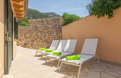 Andraitx Villa | CAN MOREU - Townhouse with private pool and free WiFi.