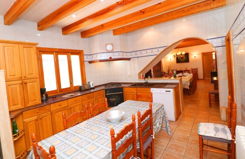 Campos Ski Chalet | Can Palea, Wi-fi free, private pool, garden, 15 minutes from the beach Es Trenc