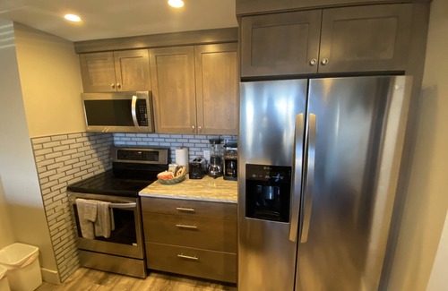 Park City Condo | Can't get any closer to lifts than Sundial Lodge! Winter 25/26 open for booking!