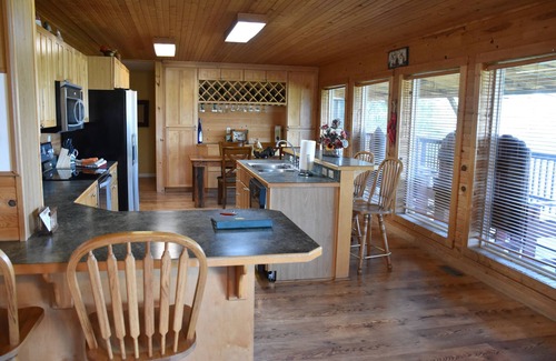 Eureka Springs House | Can-U-Canoe Riverview Eagles Roost