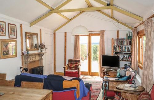 Beddgelert House | Can Yr Afon