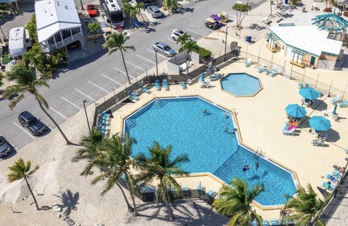 Cudjoe Key Resort | Canal front lot only. No house or RV. You need to bring your RV.