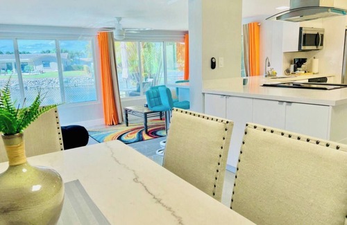 Margate House | Canal Oasis: Vibrant Home, Pool & Views