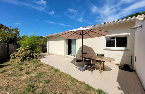 Cazaux House | Canal-side house with access to Lake Cazaux