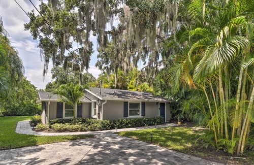 Palmetto House | Canalfront Home w/Kayaks, Pool & On-Site Fishing!