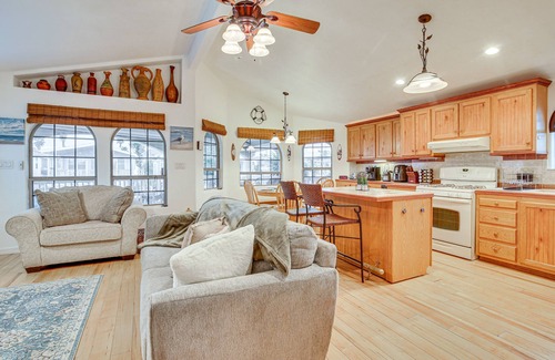 Port Isabel Cottage | Canalfront Port Isabel Cottage: 5 Mi to Beach!