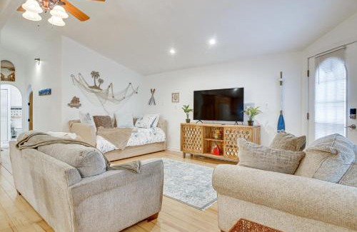 Port Isabel House | Canalfront Port Isabel Cottage 5 Mi to Beach!