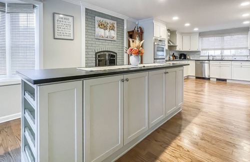 New Fairfield House | Candlewood Lakefront - Dock, kayaks, Fire Pit