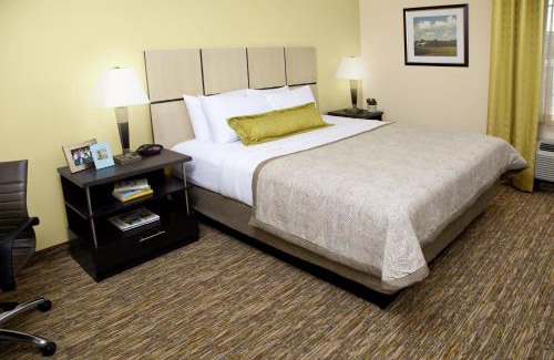 Cotulla Hotel | Candlewood Suites Cotulla by IHG