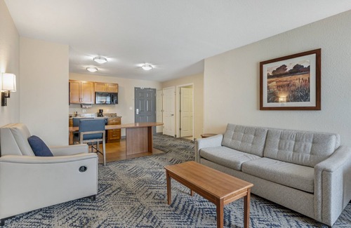 Indianapolis Hotel | Candlewood Suites Indianapolis East by IHG