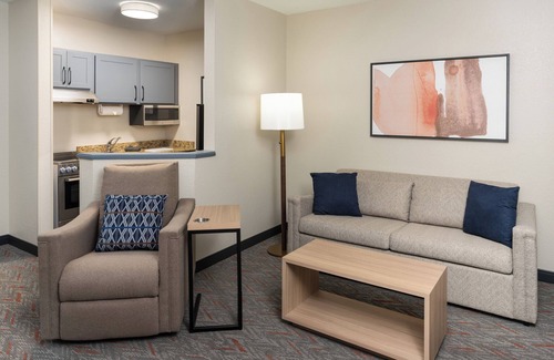 Doral Hotel | Candlewood Suites Miami Doral by IHG