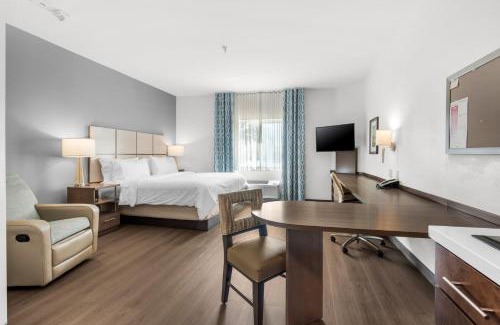 Northeast Pensacola Hotel | Candlewood Suites - Pensacola - University Area by IHG