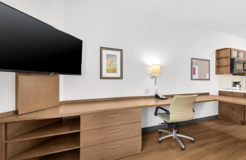 Northeast Pensacola Hotel | Candlewood Suites - Pensacola - University Area by IHG