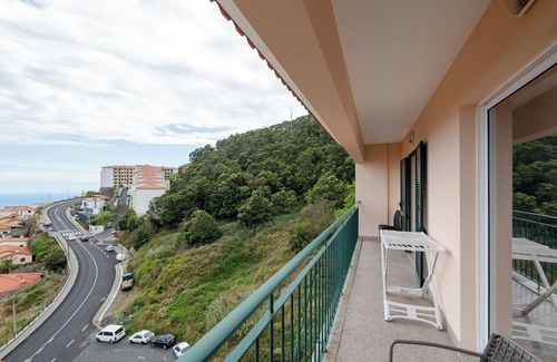 Praia de Santa Cruz Apartment | Caniço Quintas III by Trip2Portugal