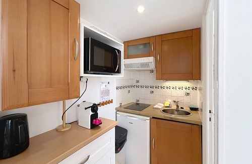 Cannes City Centre Apartment | Cannes: 100 m from the palais, charming studio in the city center