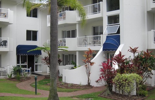Surfers Paradise Apartment | Cannes Court Apartments
