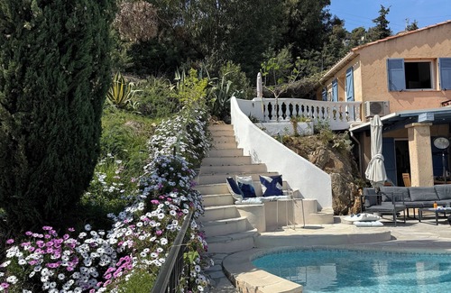 Mandelieu-La-Napoule Villa | Cannes, Provence. Villa with sensational sea views and infinity saltwater pool