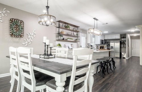 Canyon Lake House | Canyon Cove - 4 bedroom waterfront home with hot tub, sleeps 8!