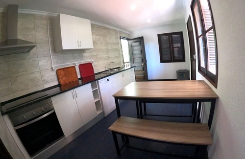 Almada Villa | Caparica, V4 House with garden in Lazarim, Caparica