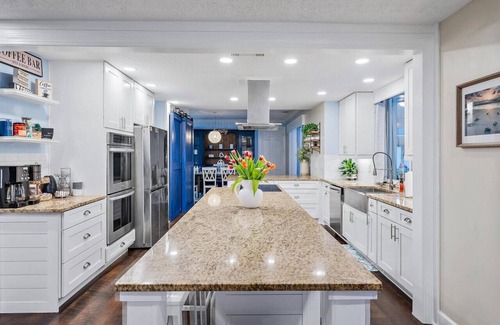 Hobe Sound Apartment | Cape Calypso! Heated Pool, Coastal Luxury, Bike to Beach