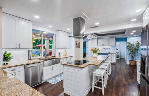 Hobe Sound Apartment | Cape Calypso! Heated Pool, Coastal Luxury, Bike to Beach