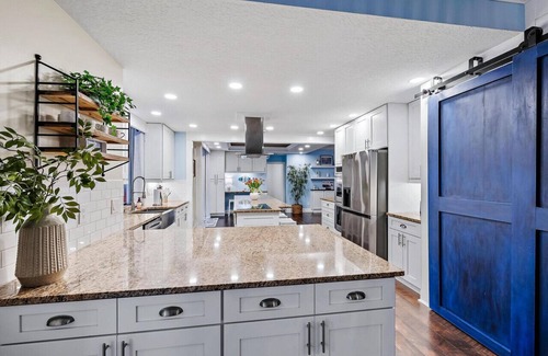 Hobe Sound Apartment | Cape Calypso! Heated Pool, Coastal Luxury, Bike to Beach