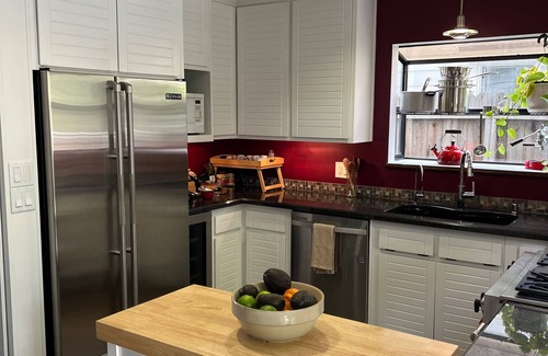 Arch Beach Heights House | "Cape Cod Beach-House" Panoramic Ocean View w/Hot Tub-5 min to Beach