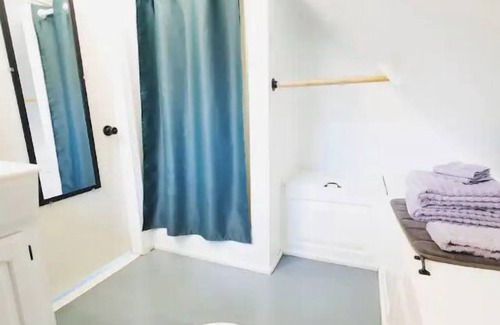 Madison House | Cape Cod Loft + King Bed