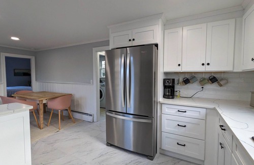 Falmouth House | Cape Cod Vacation in style! Close to Main Street & Beautiful Beaches