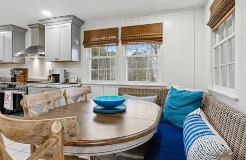 Taftsville House | Cape Home On Ottauquechee River | Rivers Peek