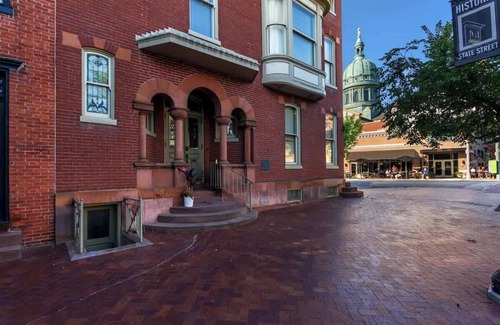 Downtown Harrisburg Apartment | Capitol View Retreat - 3F, Fast Wi-Fi, Cozy