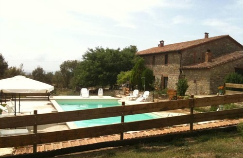 Montegabbione House | Cappannare, old farmhouse in the green hills of Umbria