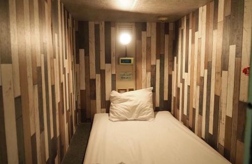 Akabane Hotel | Capsule Hotel Block Room