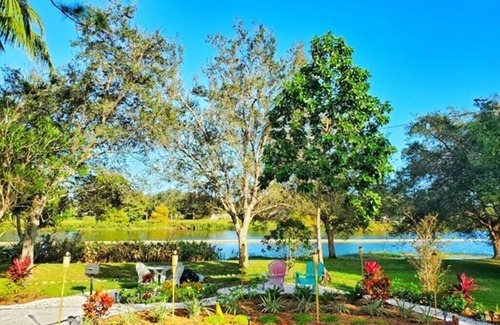Stuart Cottage | Captain Cove’s Cottage - Oasis by the Marina